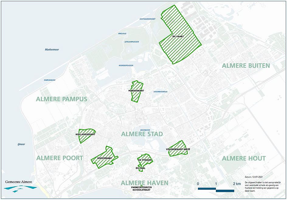 Kaart parkeerplekken grote voertuigen in Almere. In de tekst op de pagina is uitgelegd waar de parkeerplekken zijn. 