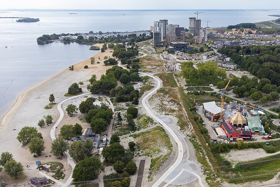 Almeerderstrand vanuit de lucht